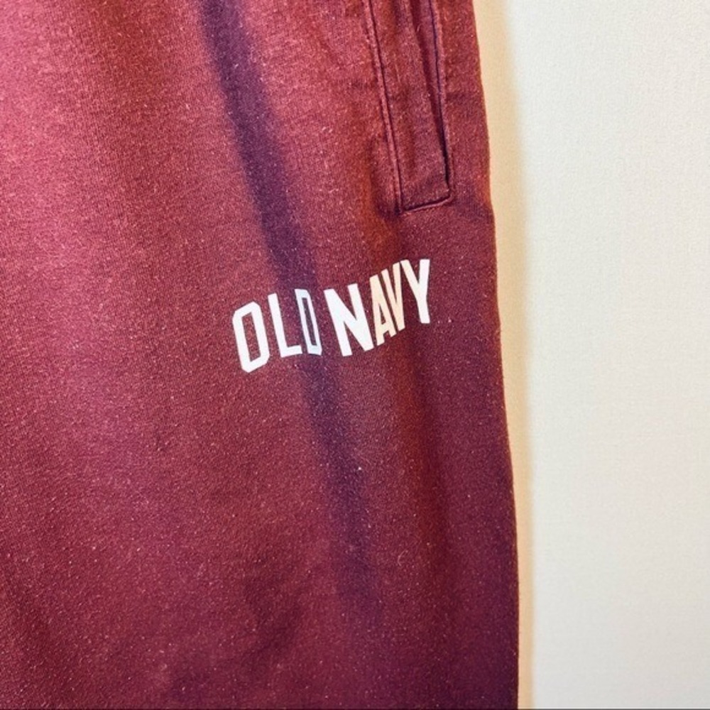 Old‎ Navy Burgundy Straight Leg Pants Size Medium - Picture 3 of 9